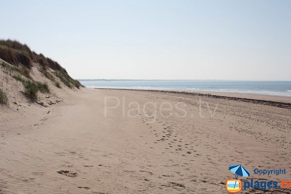 Nudist beach in St Germain sur Ay