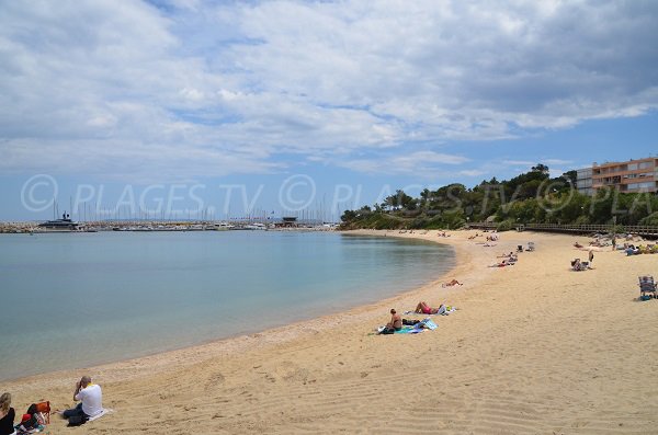 Pointe de Gouron beach in Bormes les Mimosas in France