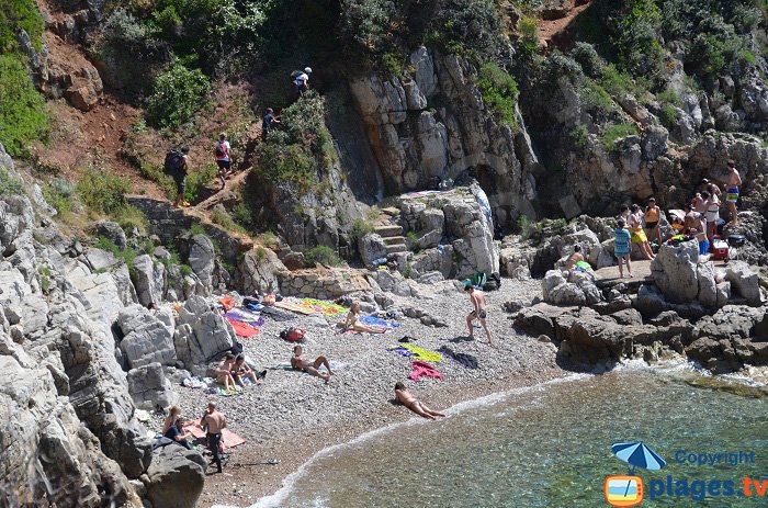 Crique sur le sentier du littoral du Cap Martin