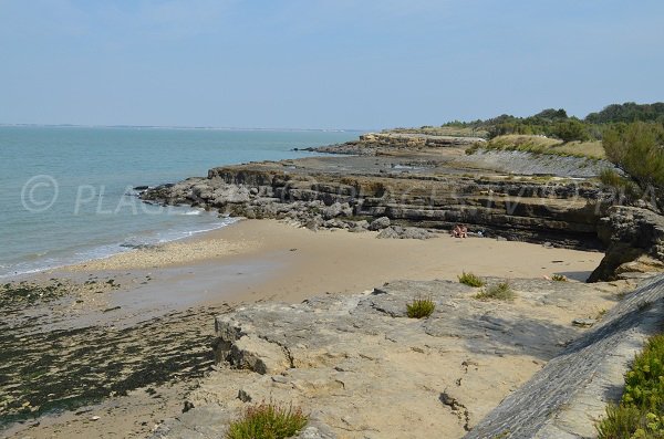 Sable et rochers sur la pointe du Parc