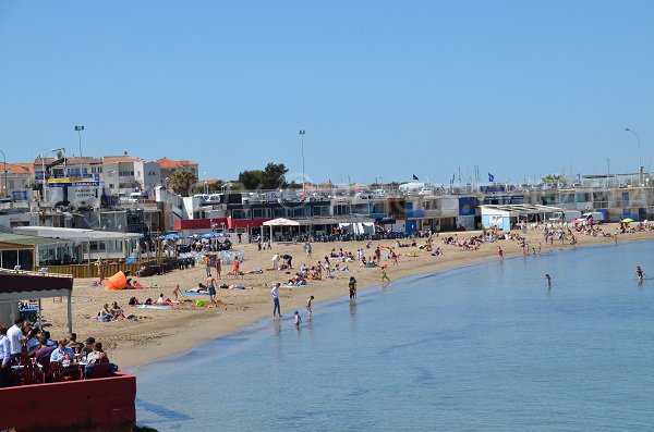 Restaurants and Pointe Rouge beach - Marseille