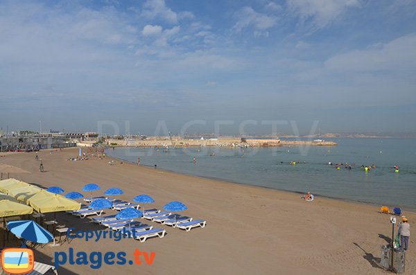 Plage de sable de la Pointe Rouge à Marseille