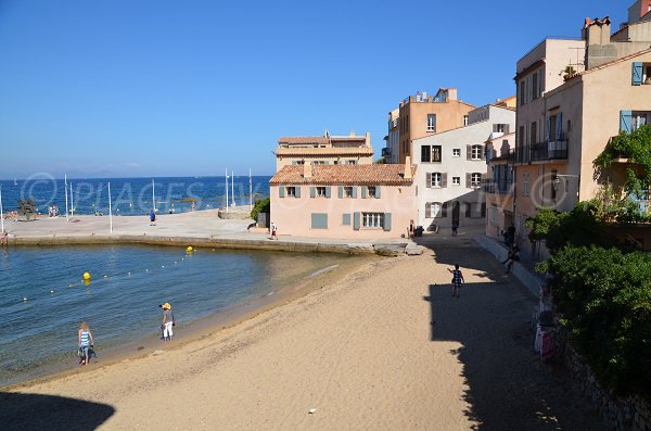 Sandstrand im Zentrum von Saint Tropez