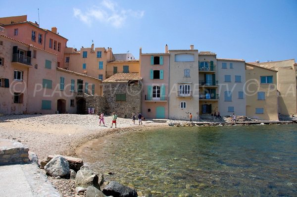 Kieselstrand vor dem Strand von La Ponche