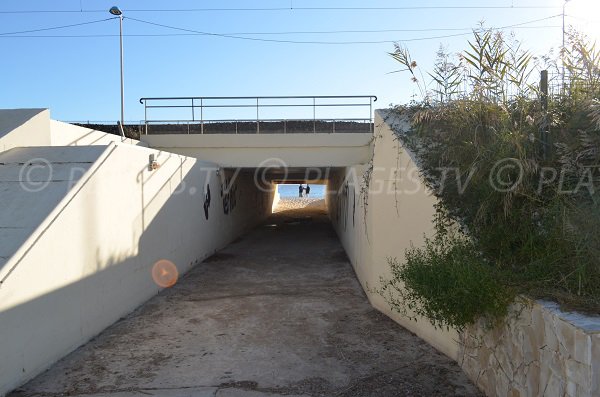 Tunnel of the Pont de Lys beach in Juan les Pins