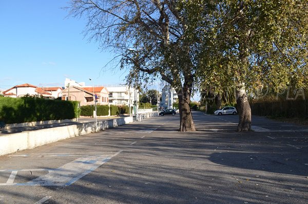 Car park of the Pont du Lys beach in Juan les Pins