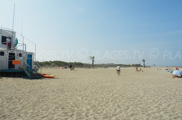 First aid station of Pont Tournant beach - St Cyprien