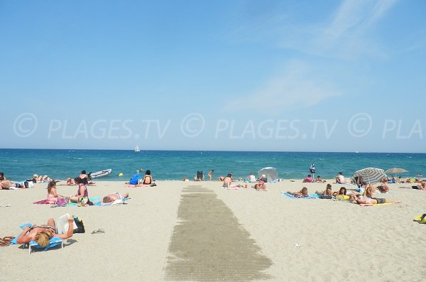 Handicap accessible beach in Saint-Cyprien