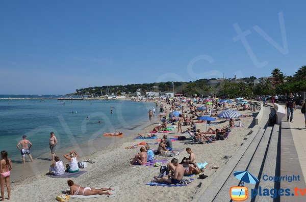 Plage de sable du Ponteil à la fin juin