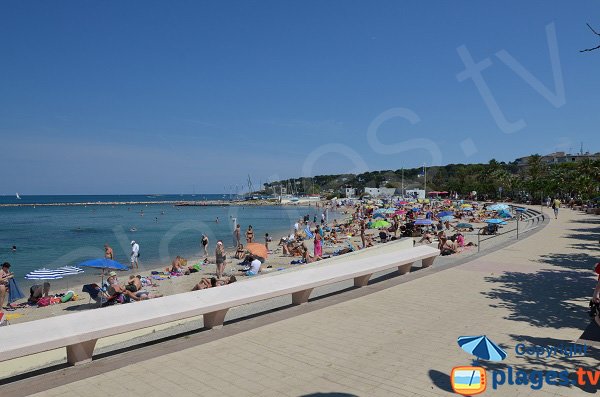 Photo of the Ponteil beach in Antibes