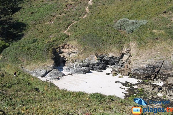 Access to Porh Kerzo cove in Belle Ile en Mer in France