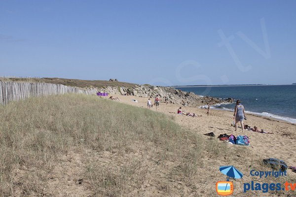 Porh Lineneu beach in Erdeven and view on  Quiberon