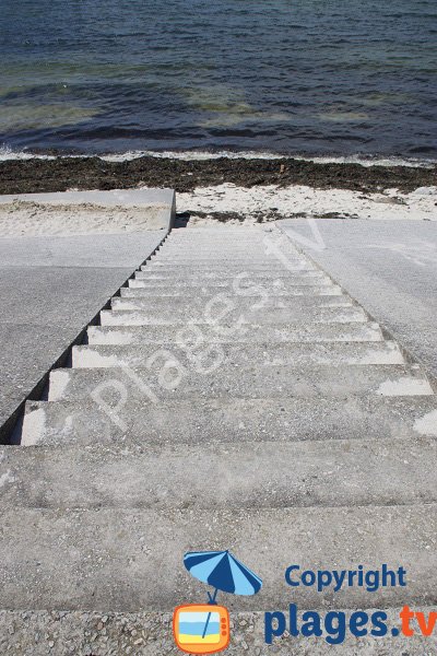 Stairs of Porh Puns beach in Gavres