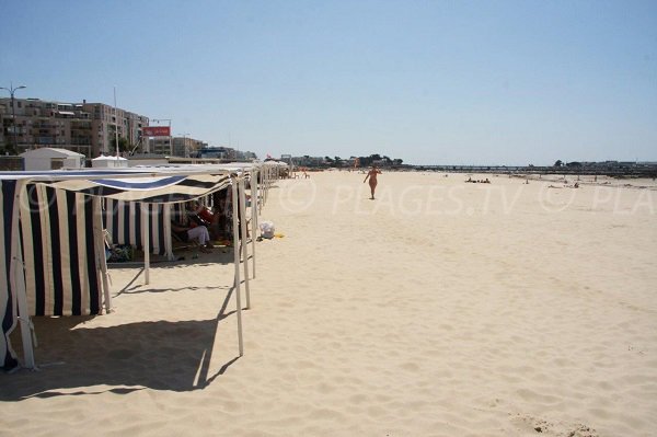 Beach and huts in Pornichet