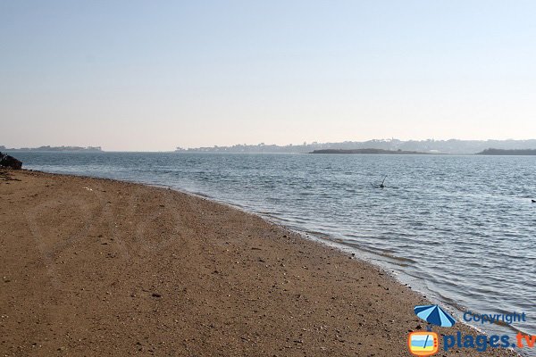 Photo de la plage de Pors Doun à marée haute - St Pol