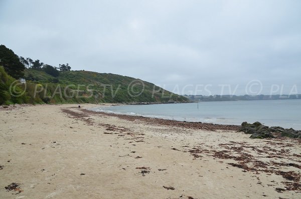 Partie gauche de la plage de Pors Mabo à Trébeurden