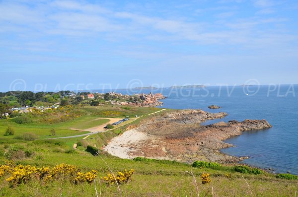 Vue aérienne sur Ploumanach et le sentier des Douaniers