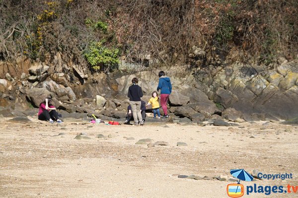 Border of the Pors Trez cove - Carantec