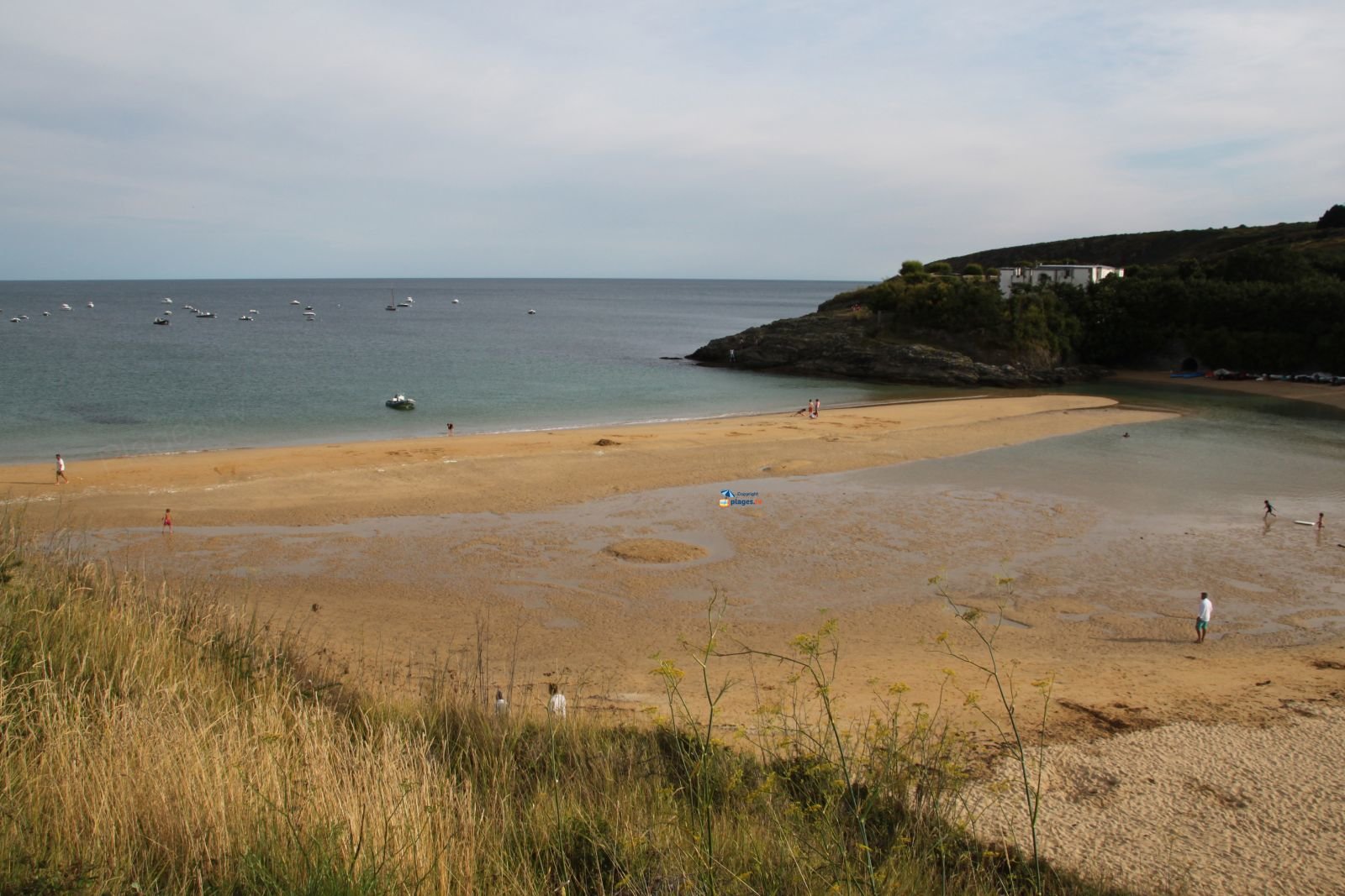 Photo de la plage de Port An Dro à marée basse - Belle Ile