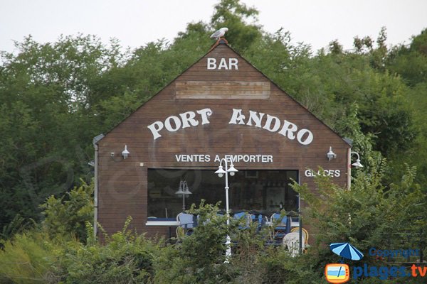 Restaurant on Port An Dro beach in Belle Ile en Mer