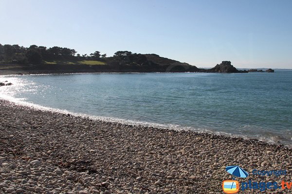 Plage de galets à Port Blanc - Plougasnou