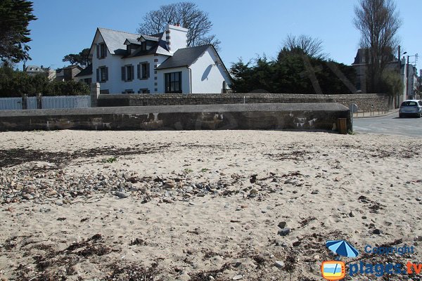 Accès à la plage du Port de Carantec