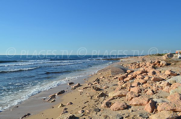 Beach near the port of Carro - Martigues