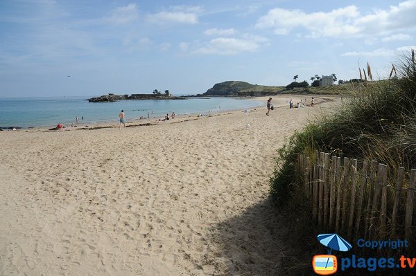 Photo de la plage de Port Hue à Saint Briac sur Mer