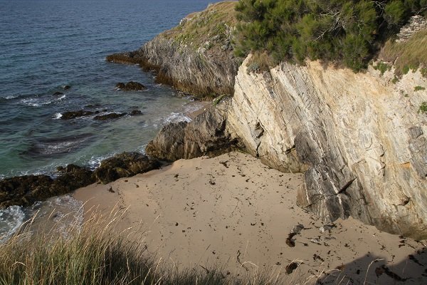 Rochers autour des criques de Port Huelen à Belle Ile