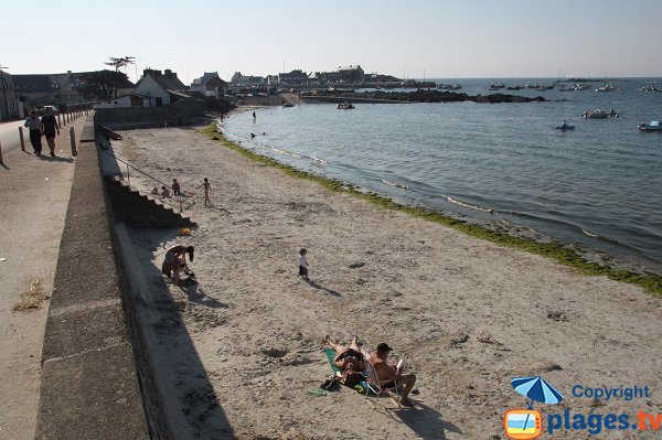 Plage au niveau du Port de Locquémeau