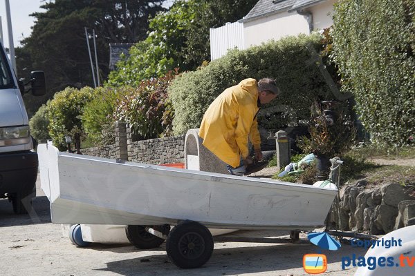 Pêcheurs dans le port de Locquirec