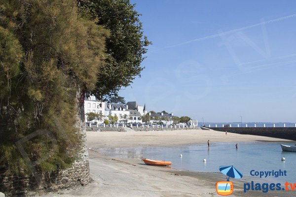 Vue générale de la plage dans le port de Locquirec - Bretagne