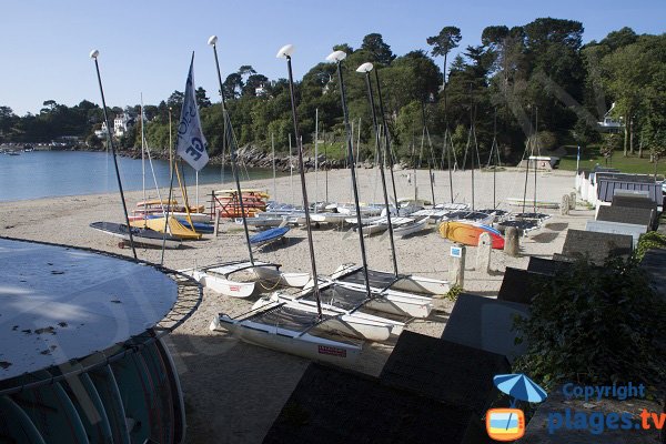 Centre nautique sur la plage de Port Manec'h à Névez