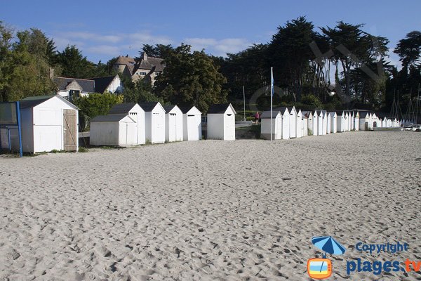 Cabines de bains sur la plage de Port Manec'h - Saint Nicolas