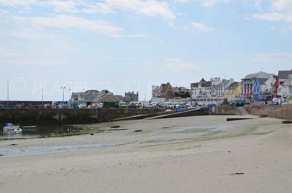 Plage à côté du Port de Quiberon