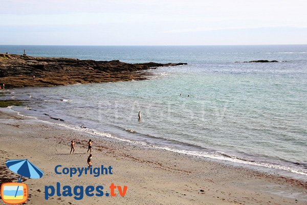 Baignade sur la plage de Port Maria à St Gildas de Rhuys