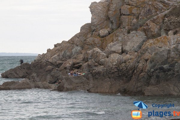 Falaises de la plage de Port Morvan