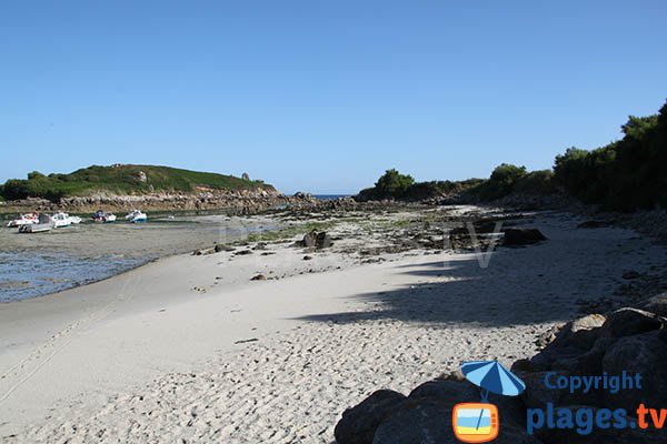 Plage le long de l'aber à Sibiril - Bretagne