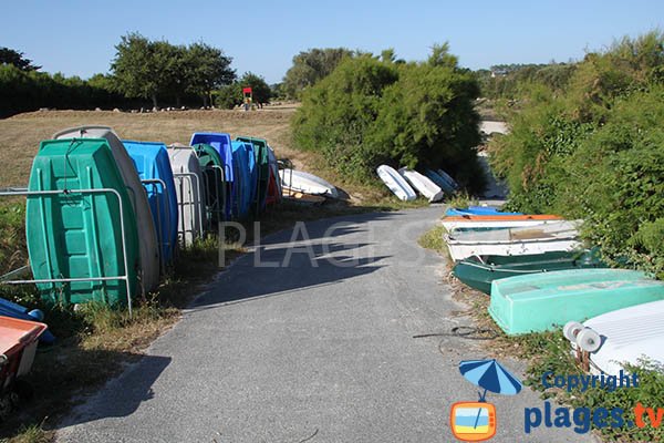 Pêcheurs le long de l'aber à Sibiril