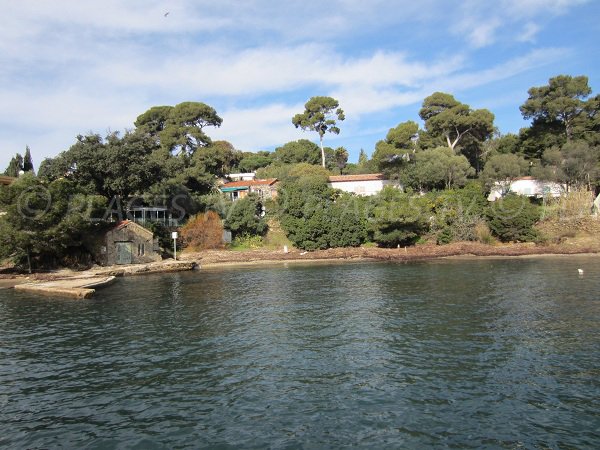 Beach near the port of Giens in Hyères