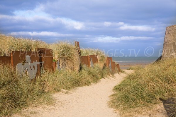 Access to the beach of the Port of Courseulles