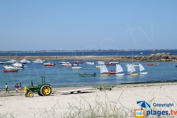 Partie gauche de la plage du Port de Plouescat