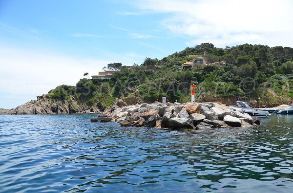 Spiaggia del Porto del Pradet a Bormes les Mimosas - Francia