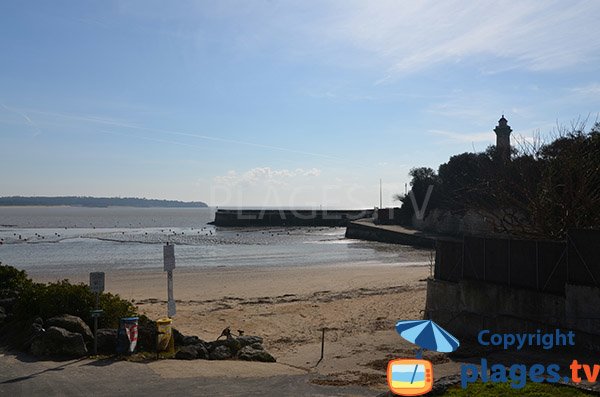 Photo de la plage dans le Port de St Georges de Didonne