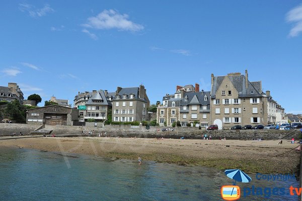 Spiaggia del porto St Père a Saint Malo - Francia