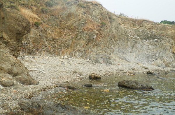 Wilde Bucht neben den Stränden von Porteils