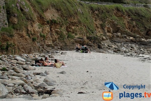 Falaises de la plage du centre ville du Conquet