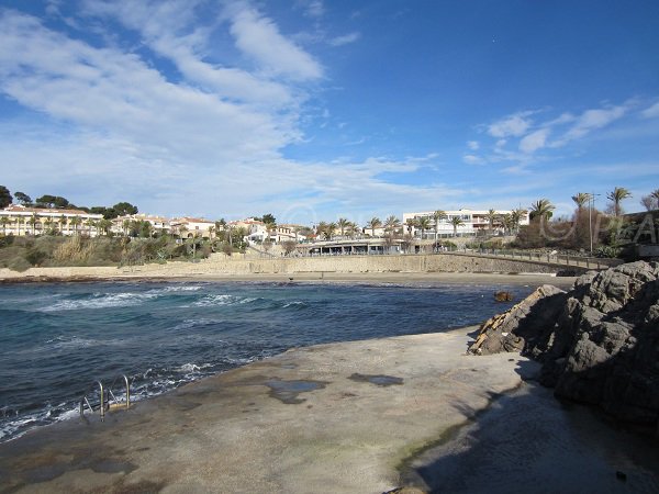 Ladders on the Portissol beach - Sanary