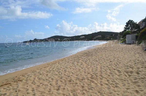 Plage de Porto Pollo à Serra di Ferro