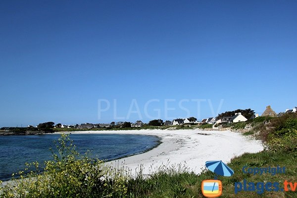 Belle plage à Ploudalmézeau - Portsall